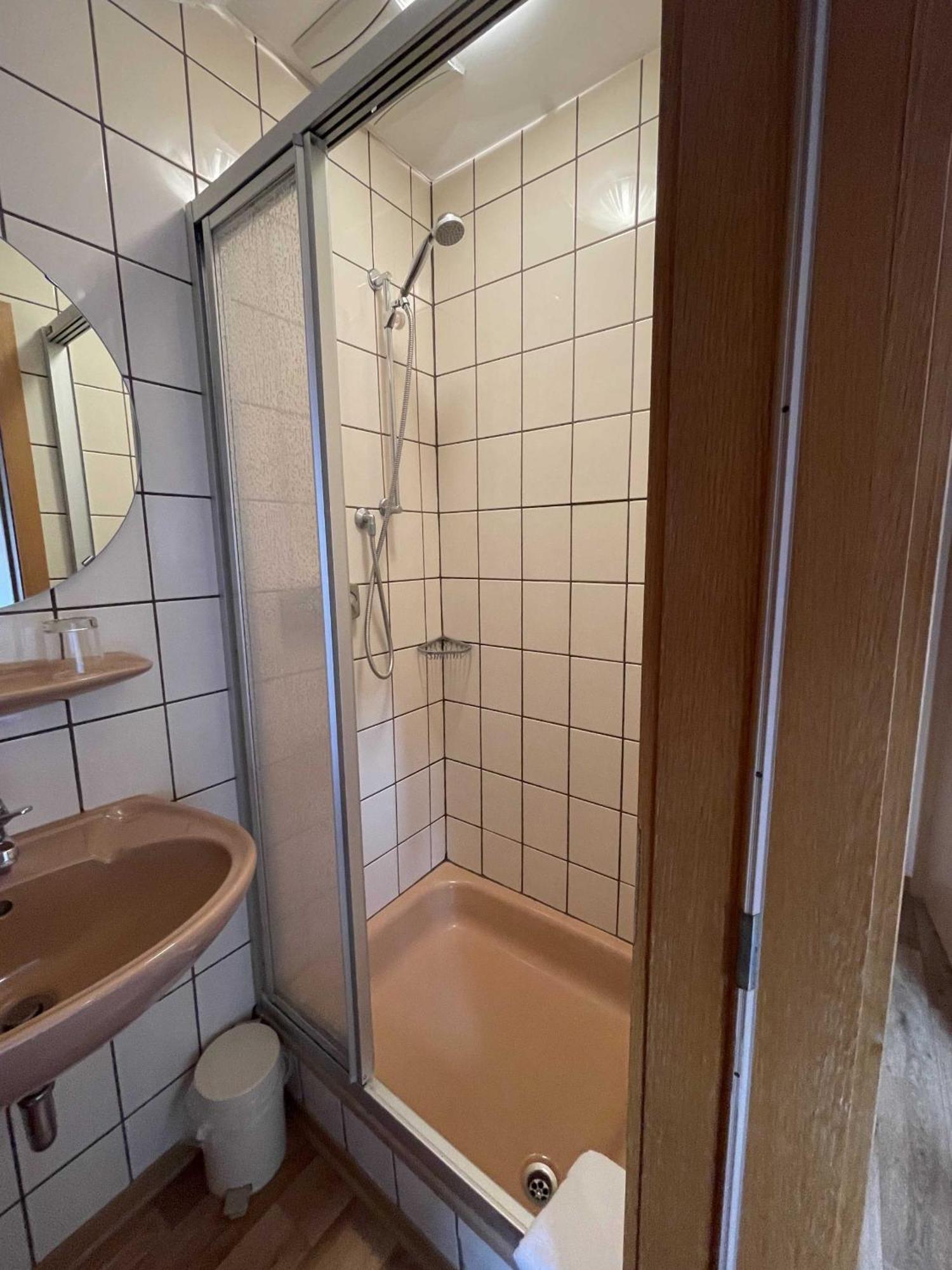 Hotel Zur Mosel Minheim 외부 사진