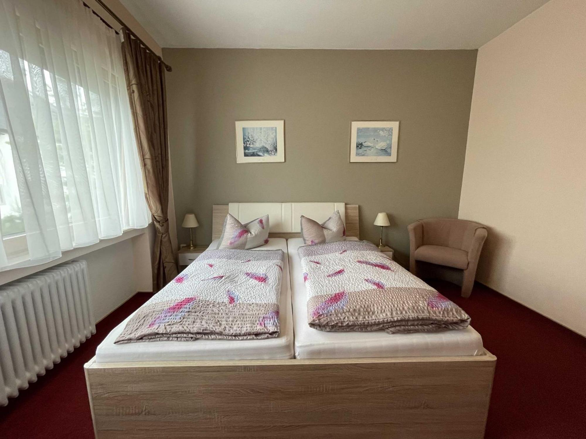 Hotel Zur Mosel Minheim 외부 사진