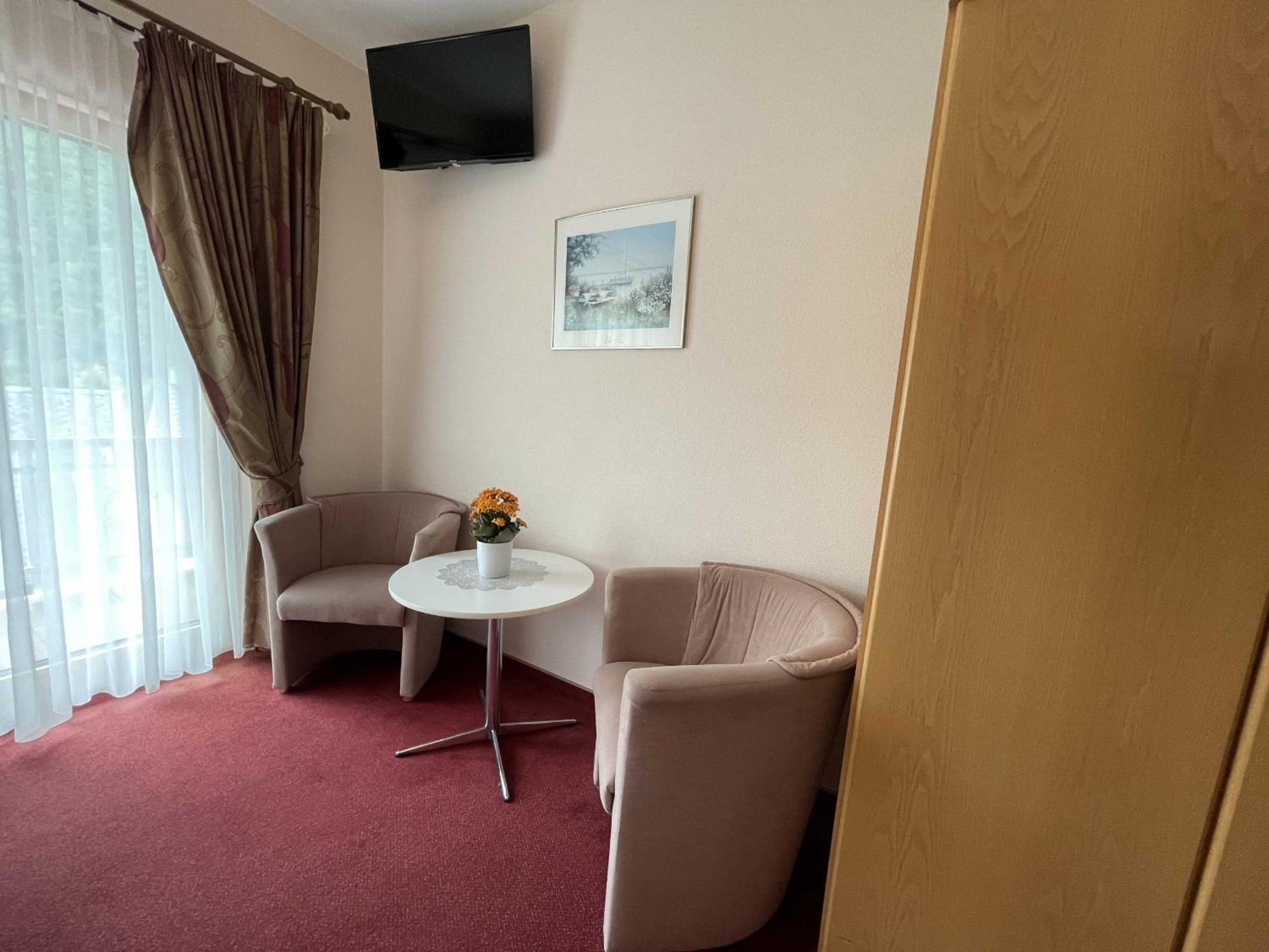 Hotel Zur Mosel Minheim 외부 사진