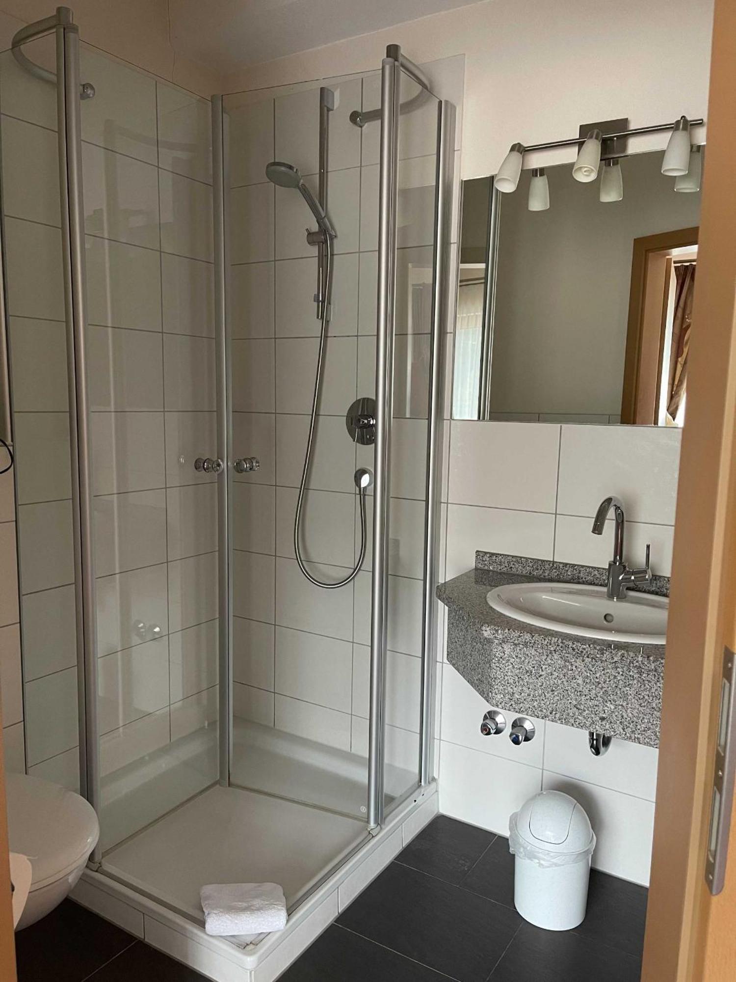 Hotel Zur Mosel Minheim 외부 사진