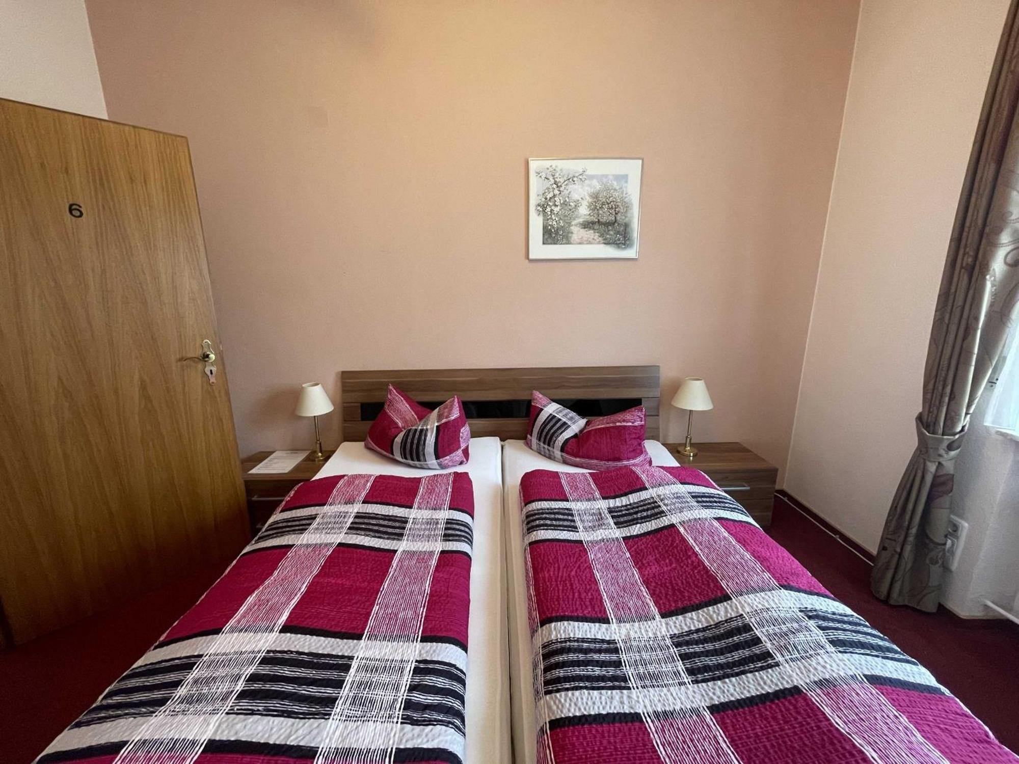Hotel Zur Mosel Minheim 외부 사진