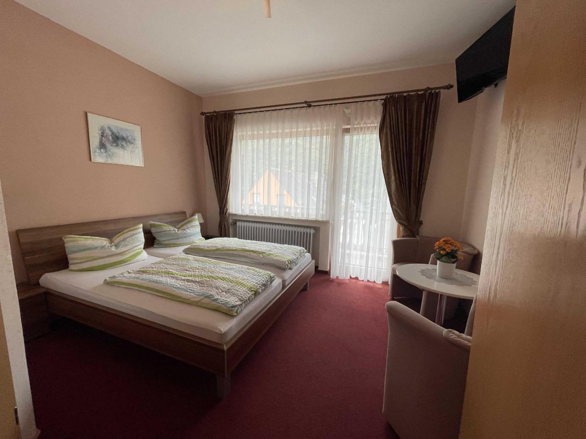 Hotel Zur Mosel Minheim 외부 사진